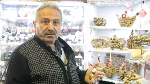 Herkes onunla dalga geçmişti, ceviz kabukları geçim kaynağı oldu Herkes onunla dalga geçmişti, ceviz kabukları geçim kaynağı oldu