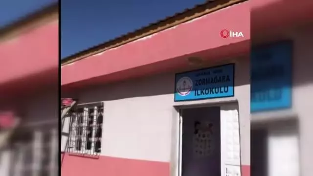 İki üniversite öğrencisi köy okulunu yeniledi