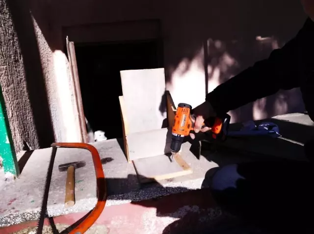 İlkokul öğrencilerinden kuş evi projesi İlkokul öğrencilerinden kuş evi projesi