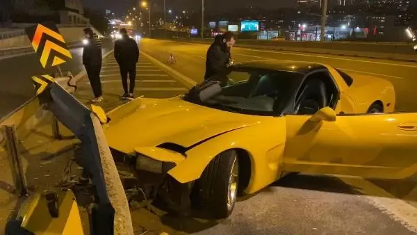 Milyonluk aracıyla kaza yapan sürücü önce olay yerinden kaçtı, ardından geri gelip Her gün haberlerdeyiz dedi