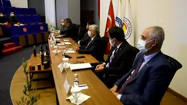 Muğla'da üretilen zeytin ve zeytinyağının turistik tesislerde kullanılması için kampanya başlatıldı Muğla'da üretilen zeytin ve zeytinyağının turistik tesislerde kullanılması için kampanya başlatıldı