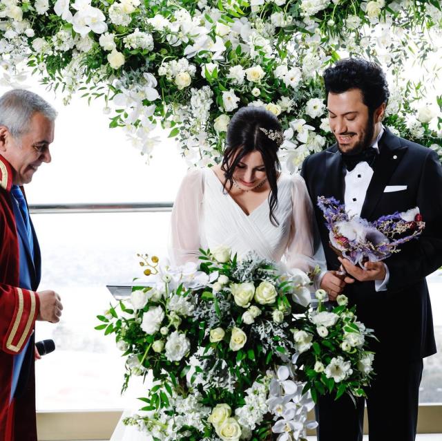 Oyuncu Yasemin Sakallıoğlu ile Burak Yırtar evlendi