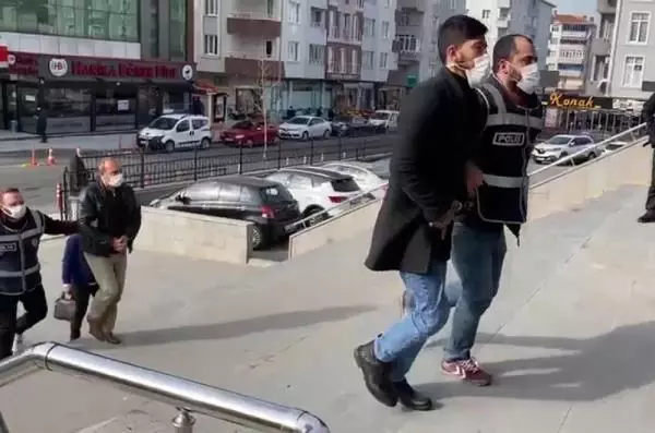 Telefon dolandırıcılarını buluşmaya çağırdığı parkta yakalattı Telefon dolandırıcılarını buluşmaya çağırdığı parkta yakalattı