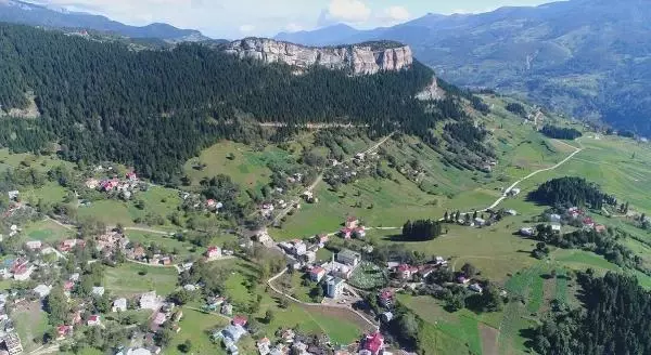 Trabzon'daki ilk insan topluluğuna ait kalıntılar bulundu Trabzon'daki ilk insan topluluğuna ait kalıntılar bulundu