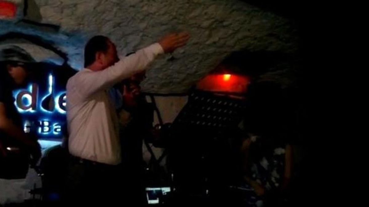 15 Temmuz darbe girişimine kadeh kaldıran Edirne Belediye Başkanı Gürkan'a 2 ay 15 gün hapis