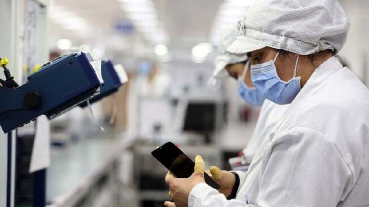 Akıllı telefon devlerinin Türkiye'de üretime başlamasıyla 6 bin kişiye iş kapısı açıldı