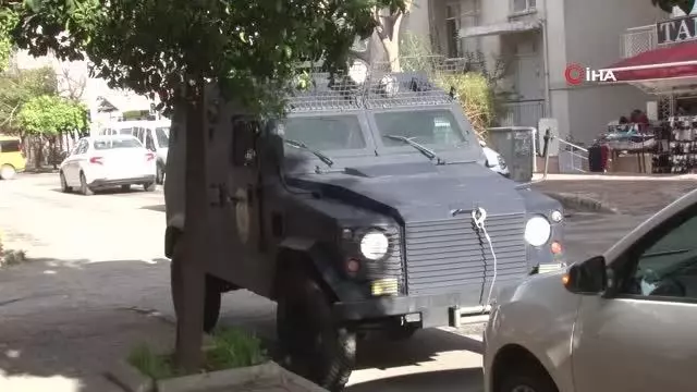 Antalya'da Özel Harekat Polisi destekli sinirli müşteri operasyonu Antalya'da Özel Harekat Polisi destekli sinirli müşteri operasyonu