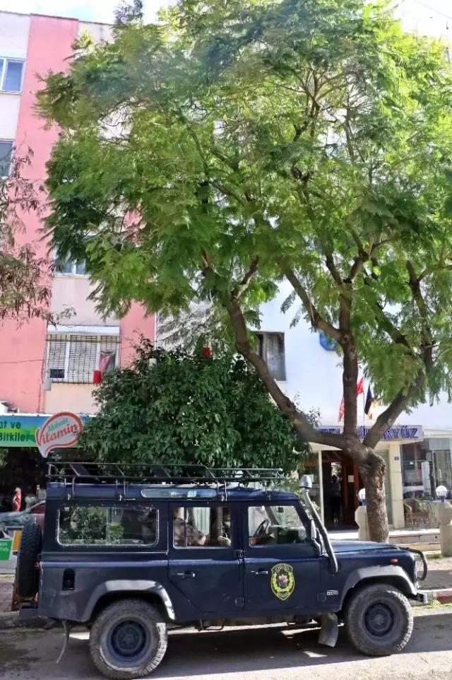 Antalya'da Özel Harekat Polisi destekli sinirli müşteri operasyonu Antalya'da Özel Harekat Polisi destekli sinirli müşteri operasyonu