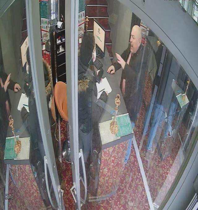 Ataşehir'de satırlı saldırgan bu kez de otel basıp çalışanları darbetti