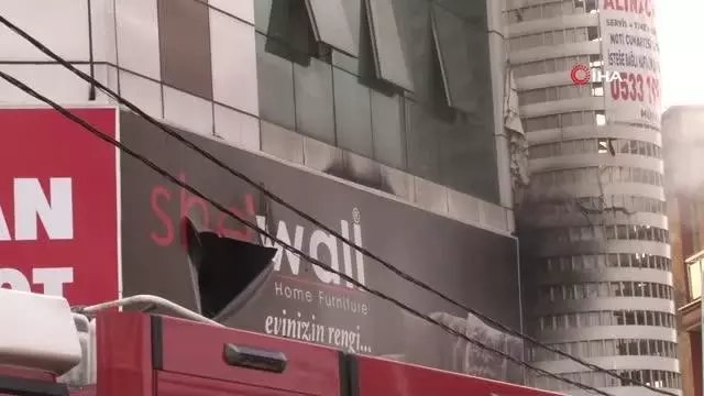 Bağcılar'da mobilya mağazası ve tekstil atölyesinin bulunduğu binada patlama: 4 yaralı Bağcılar'da mobilya mağazası ve tekstil atölyesinin bulunduğu binada patlama: 4 yaralı