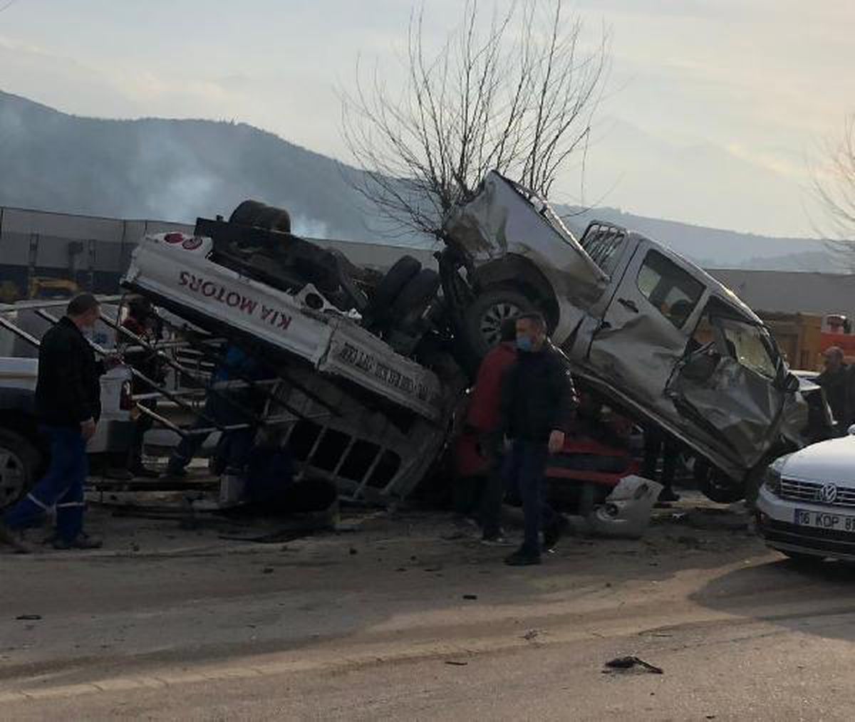 Bursa'da freni boşalan TIR dehşet saçtı; ölü ve yaralılar var (1)