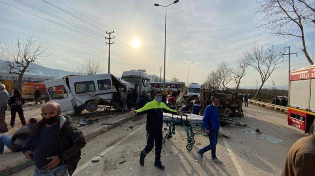 Bursa'daki Tır dehşeti kamerada! 20 aracı biçti, ortalık mahşer yerine döndü
