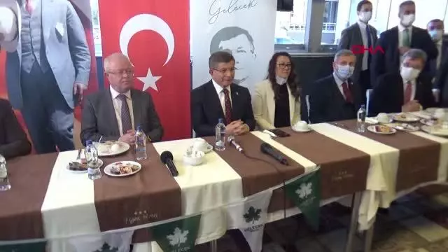 ÇANAKKALE Davutoğlu, Çanakkale'de pazar gezip, alışveriş yaptı ÇANAKKALE Davutoğlu, Çanakkale'de pazar gezip, alışveriş yaptı