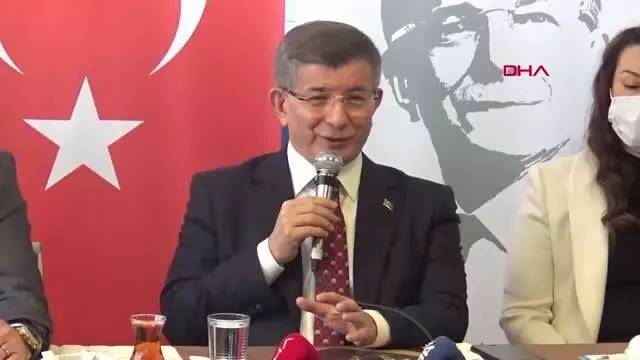 ÇANAKKALE Davutoğlu, Çanakkale'de pazar gezip, alışveriş yaptı ÇANAKKALE Davutoğlu, Çanakkale'de pazar gezip, alışveriş yaptı