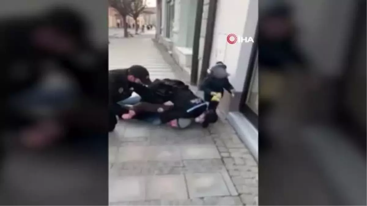 Çekya'da maskesiz bir kişi çocuğunun gözleri önünde gözaltına alındı