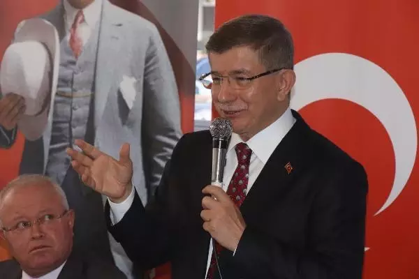 ÇANAKKALE Davutoğlu, Çanakkale'de pazar gezip, alışveriş yaptı ÇANAKKALE Davutoğlu, Çanakkale'de pazar gezip, alışveriş yaptı
