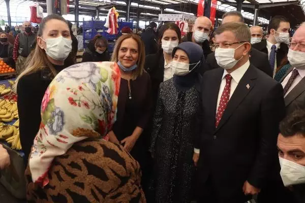 ÇANAKKALE Davutoğlu, Çanakkale'de pazar gezip, alışveriş yaptı ÇANAKKALE Davutoğlu, Çanakkale'de pazar gezip, alışveriş yaptı