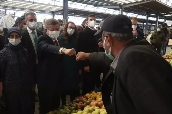 ÇANAKKALE Davutoğlu, Çanakkale'de pazar gezip, alışveriş yaptı ÇANAKKALE Davutoğlu, Çanakkale'de pazar gezip, alışveriş yaptı