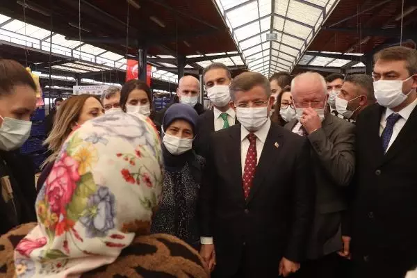 ÇANAKKALE Davutoğlu, Çanakkale'de pazar gezip, alışveriş yaptı ÇANAKKALE Davutoğlu, Çanakkale'de pazar gezip, alışveriş yaptı