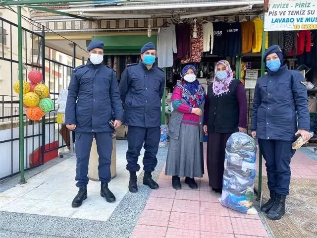 Son dakika haber: El emeği göz nuru çoraplar Mehmetçiğe ulaştı Son dakika haber: El emeği göz nuru çoraplar Mehmetçiğe ulaştı