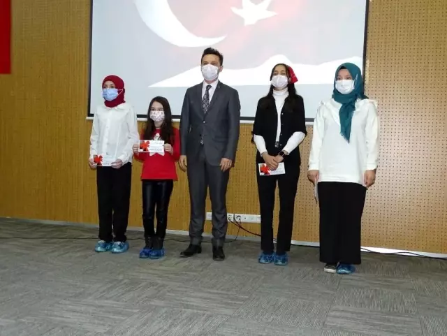 Hisarcık'ta dereceye giren öğrenciler ödüllendirildi Hisarcık'ta dereceye giren öğrenciler ödüllendirildi