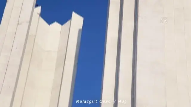 Son dakika... İstiklal Marşı'nın 10 kıtası, Türkiye'nin sembol mekanları ile şehitlerin kabirlerinde seslendirildi Son dakika... İstiklal Marşı'nın 10 kıtası, Türkiye'nin sembol mekanları ile şehitlerin kabirlerinde seslendirildi