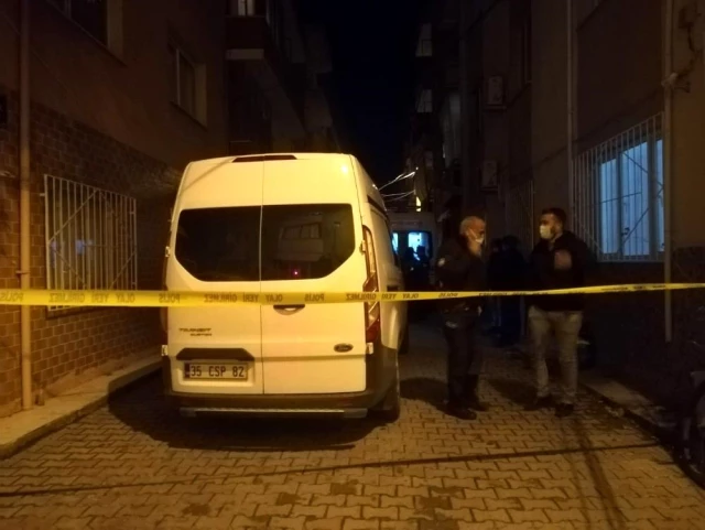 İzmir'de şüpheli ölüm: Trans birey çekyat içerisinde ölü bulundu