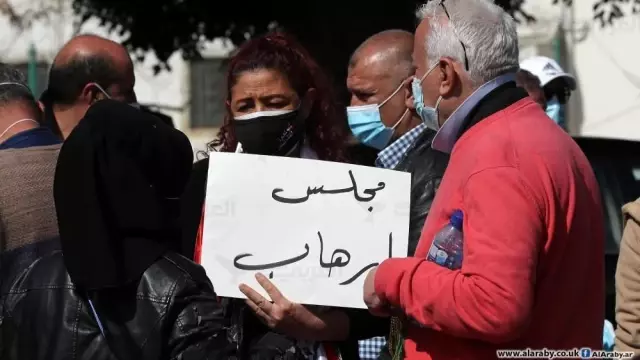 - Lübnan'da binlerce kişi ülkedeki siyasi ve ekonomik krizi protesto etti - Lübnan'da binlerce kişi ülkedeki siyasi ve ekonomik krizi protesto etti