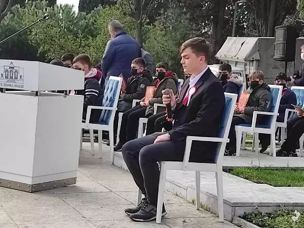 MEHMET AKİF ERSOY, İSTİKLAL MARŞI'NIN KABULÜNÜN 100'NCÜ YILINDA KABRİ BAŞINDA ANILDI MEHMET AKİF ERSOY, İSTİKLAL MARŞI'NIN KABULÜNÜN 100'NCÜ YILINDA KABRİ BAŞINDA ANILDI