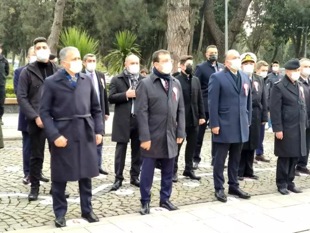 Milli şair Mehmet Akif Ersoy kabri başında anıldı Milli şair Mehmet Akif Ersoy kabri başında anıldı