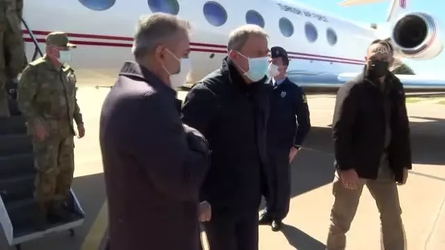 Son dakika haberleri... Milli Savunma Bakanı Akar, 8. Komando Tugayı'nın sancak teslim törenine katıldı (2) Son dakika haberleri... Milli Savunma Bakanı Akar, 8. Komando Tugayı'nın sancak teslim törenine katıldı (2)