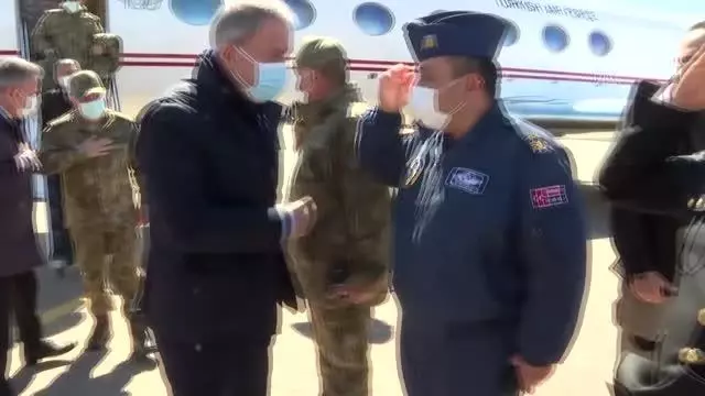 Son dakika haberleri... Milli Savunma Bakanı Akar, 8. Komando Tugayı'nın sancak teslim törenine katıldı (2) Son dakika haberleri... Milli Savunma Bakanı Akar, 8. Komando Tugayı'nın sancak teslim törenine katıldı (2)
