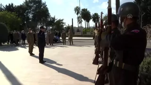 Son dakika haberleri... Milli Savunma Bakanı Akar, 8. Komando Tugayı'nın sancak teslim törenine katıldı (2) Son dakika haberleri... Milli Savunma Bakanı Akar, 8. Komando Tugayı'nın sancak teslim törenine katıldı (2)