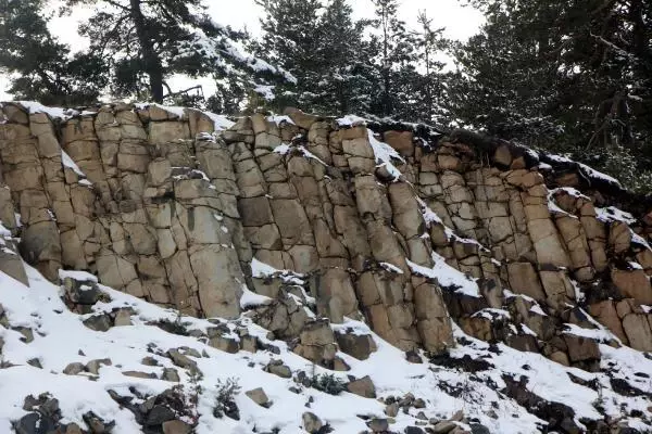 BOLU Milyonlarca yıl öncesine ait bazalt sütunları bulundu