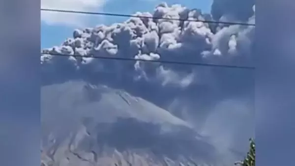 Nikaragua'daki San Cristobal yanardağı şehri küle boğdu Nikaragua'daki San Cristobal yanardağı şehri küle boğdu