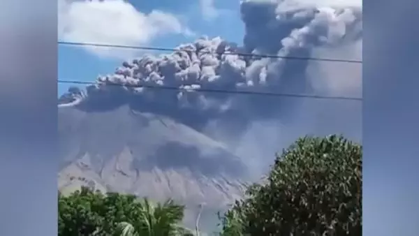 Nikaragua'daki San Cristobal yanardağı şehri küle boğdu Nikaragua'daki San Cristobal yanardağı şehri küle boğdu