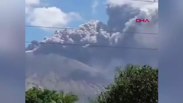 Nikaragua'daki San Cristobal yanardağı şehri küle boğdu Nikaragua'daki San Cristobal yanardağı şehri küle boğdu