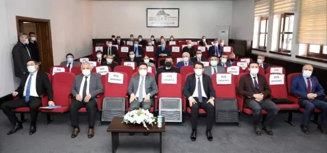 Vali Çiçek: 'Bağımlılıkla mücadelede aileler ve anneler ile birlikte çalışıyoruz' Vali Çiçek: 'Bağımlılıkla mücadelede aileler ve anneler ile birlikte çalışıyoruz'