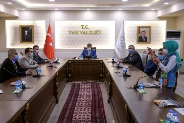 Van'da 'İstiklal'den İstikbal'e Kompozisyon ve Mektup Yarışması' sonuçlandı Van'da 'İstiklal'den İstikbal'e Kompozisyon ve Mektup Yarışması' sonuçlandı