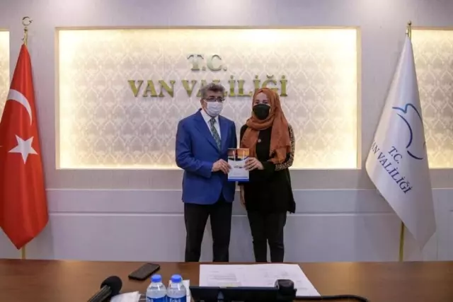 Van'da 'İstiklal'den İstikbal'e Kompozisyon ve Mektup Yarışması' sonuçlandı Van'da 'İstiklal'den İstikbal'e Kompozisyon ve Mektup Yarışması' sonuçlandı
