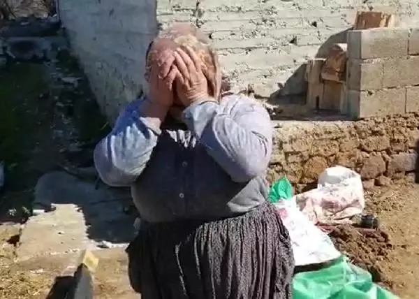 ADANA Yangında evleri yanan çiftin fırtınada inekleri telef oldu ADANA Yangında evleri yanan çiftin fırtınada inekleri telef oldu