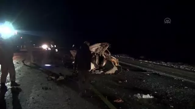 Son dakika haber... Yolcu otobüsü ile otomobil çarpıştı: 1 ölü, 2 yaralı Son dakika haber... Yolcu otobüsü ile otomobil çarpıştı: 1 ölü, 2 yaralı