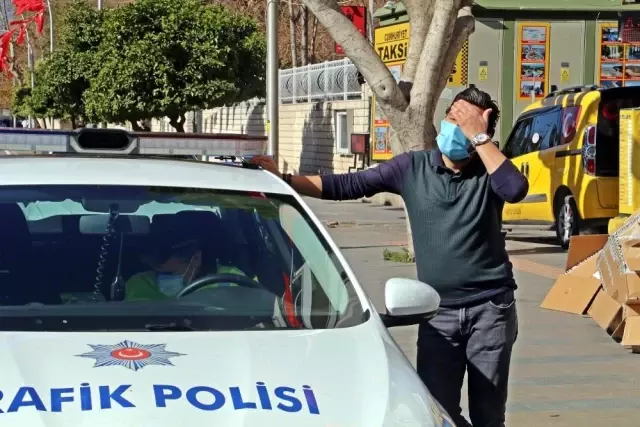 Son dakika: Yolun tek yön olmasına güvenen yaşlı kadın, geri gelen aracın çarpmasıyla ölümden döndü...Kaza anı kamerada Son dakika: Yolun tek yön olmasına güvenen yaşlı kadın, geri gelen aracın çarpmasıyla ölümden döndü...Kaza anı kamerada