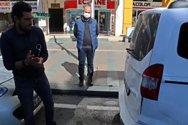 Son dakika: Yolun tek yön olmasına güvenen yaşlı kadın, geri gelen aracın çarpmasıyla ölümden döndü...Kaza anı kamerada Son dakika: Yolun tek yön olmasına güvenen yaşlı kadın, geri gelen aracın çarpmasıyla ölümden döndü...Kaza anı kamerada
