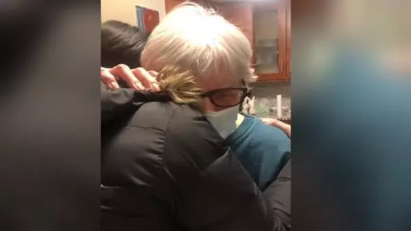 ABD'de doktordan yaşlı hastasına 'torununa sarılabilirsin' reçetesi ABD'de doktordan yaşlı hastasına 'torununa sarılabilirsin' reçetesi
