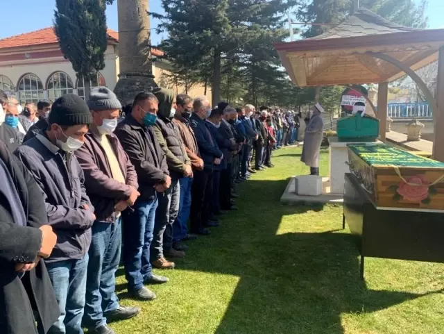 Acılı babanın Oğlum bu, beni dinlemedi diyerek feryat ettiği genç, arkadaşıyla birlikte topraga verildi