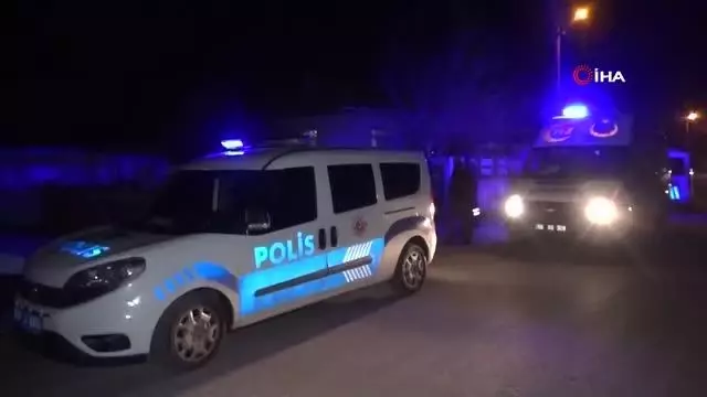 Aksaray'da yaşlı çift kafalarından vurulmuş halde evlerinde ölü bulundu Aksaray'da yaşlı çift kafalarından vurulmuş halde evlerinde ölü bulundu