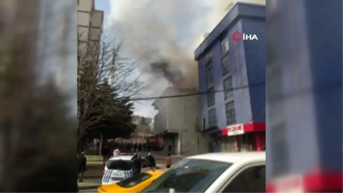 Bağcılar'da çatı yangını paniği