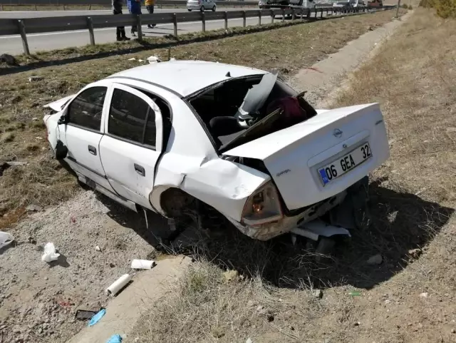Başkent'te feci kaza: 4 yaralı Başkent'te feci kaza: 4 yaralı