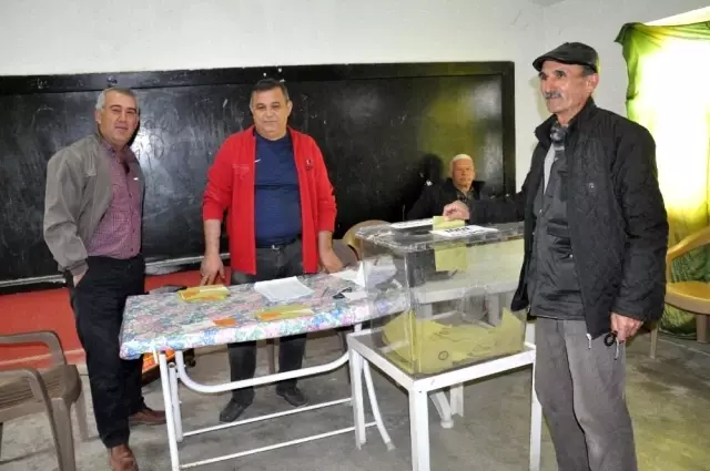 Cambazlı Mahallesi Ahmetli'de kaldı Cambazlı Mahallesi Ahmetli'de kaldı